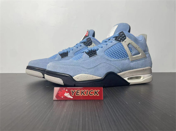 Jordan 4 Retro University Blue CT8527-400