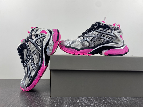 7.0 Ba*len*cia*ga -runner