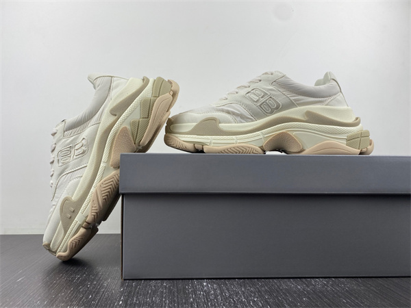 BLCG TRIPLE S 710156 W3CU2 9798