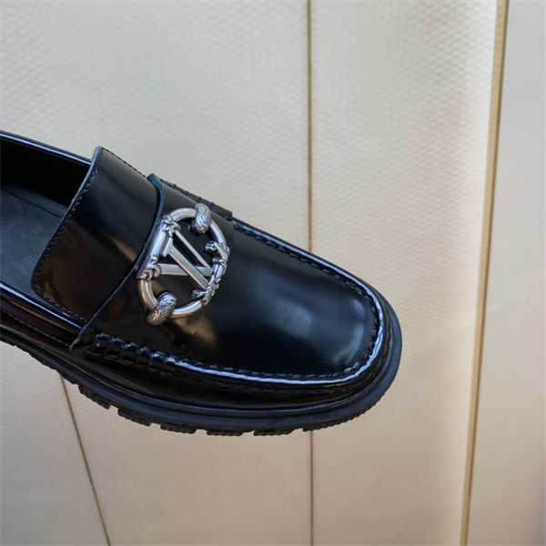 Lv Loafer 009