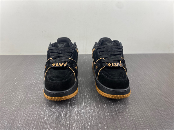 l**is V*t*n lv trainer
