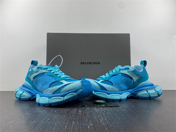 Ba*len*cia*ga 10 3xl 230