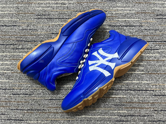 G*u*i rhyton sneaker 32