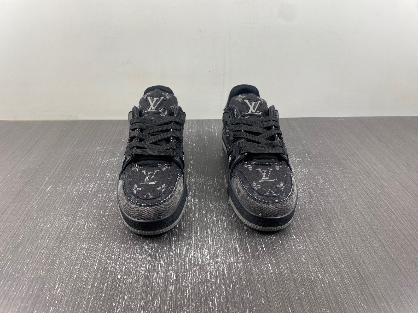 l**is V*t*n lv trainer 1