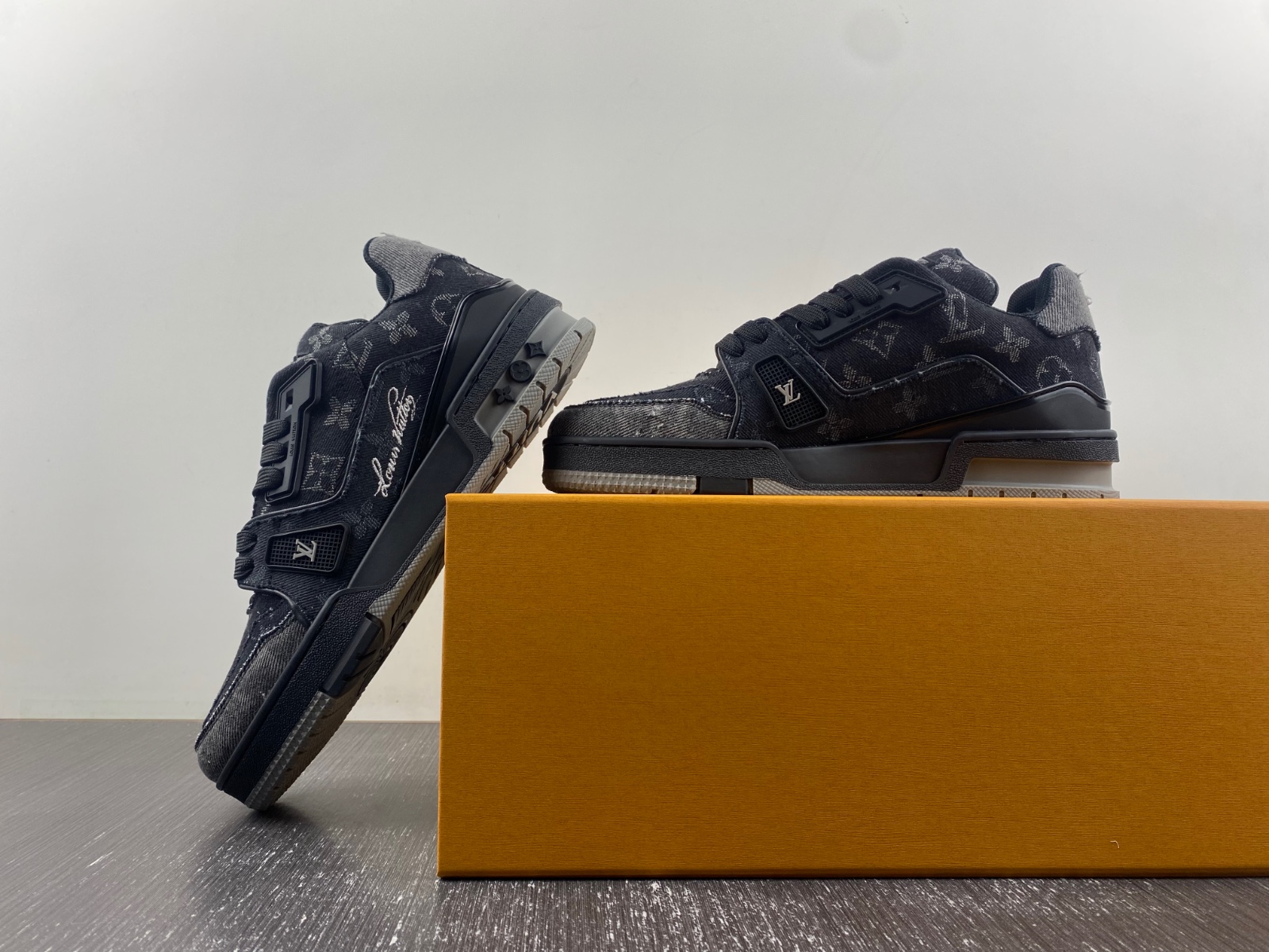 l**is V*t*n lv trainer 1