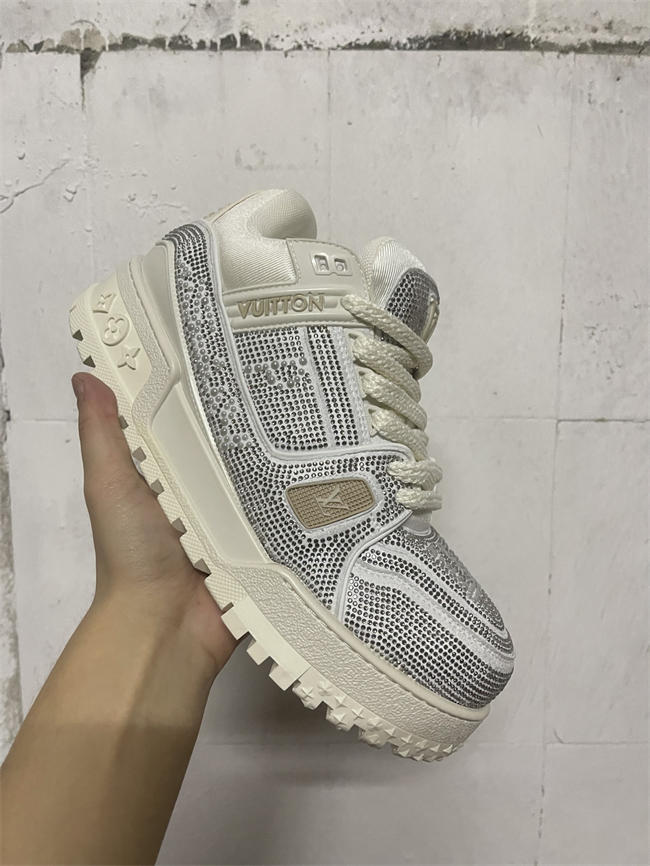 Lv Trainer Sneaker 50