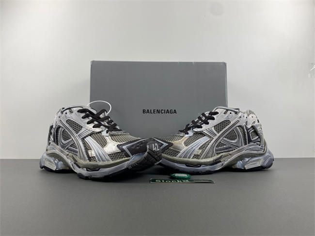 Ba*len*cia*ga -runner  772774 w3rmu 2000