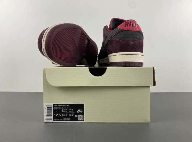 Riot Skateshop x Nike SB Dunk Low