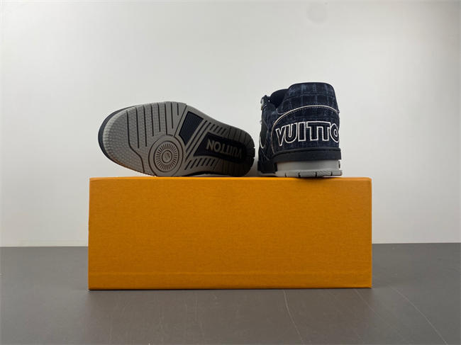 l0*is V*t0n lv trainer lv0904-3