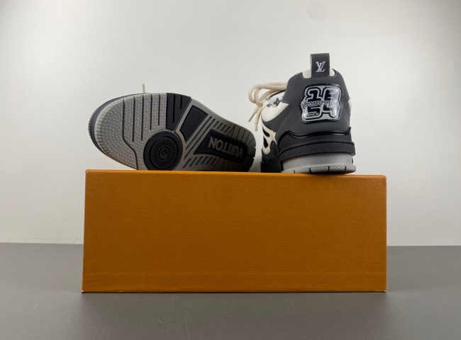 l0*is V*t0n lv trainer