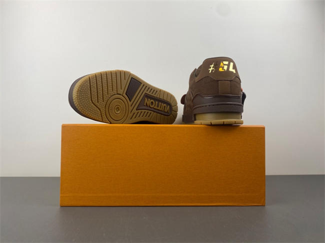 l0*is V*t0n lv trainer