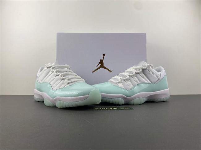 Air Jordan 11 Low “Igloo” AH7860-103