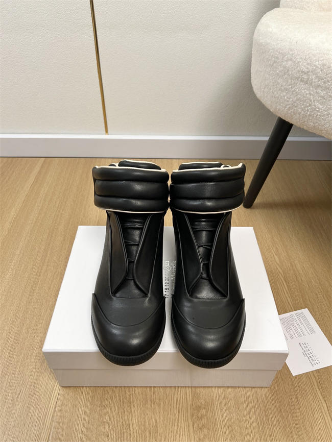 ma*s*n martin Ma*i*la sneaker