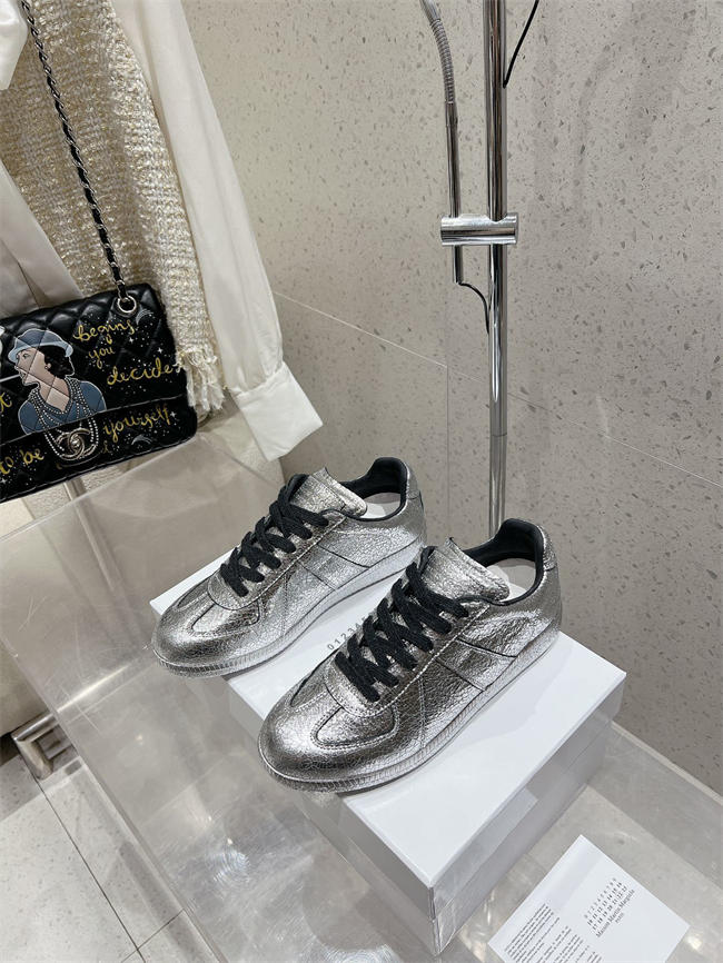 ma*s*n martin Ma*i*la sneaker